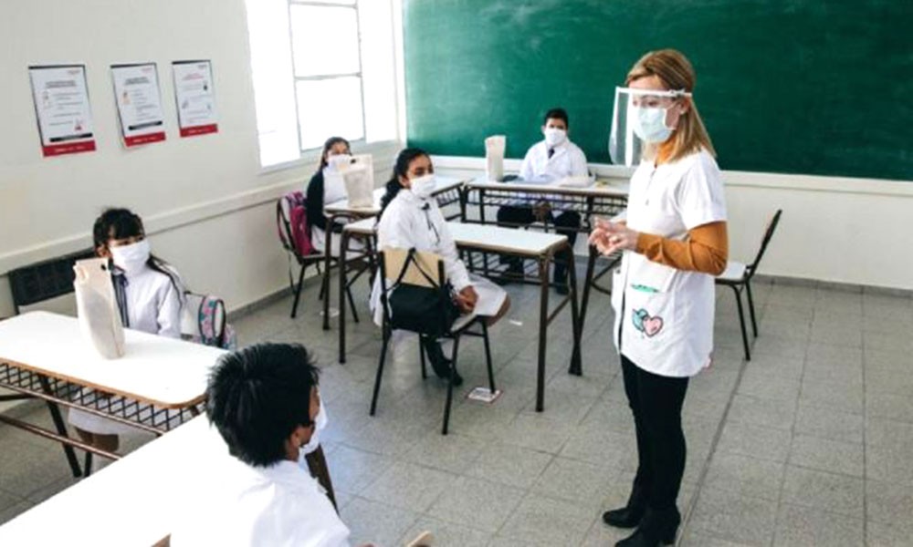 Alumnos que necesitan reforzar sus trayectorias educativas vuelven a las aulas | Información General