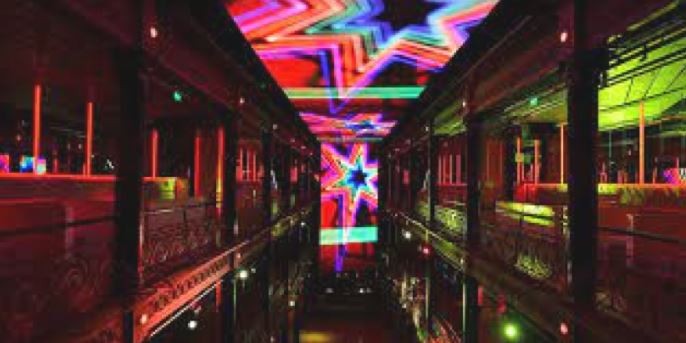 Un patovica le hizo tirar sus pastillas creyendo que era droga: se trataba de su medicación | Información General