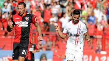 Argentinos se floreó y goleó a Newell's en La Paternal | Deportes