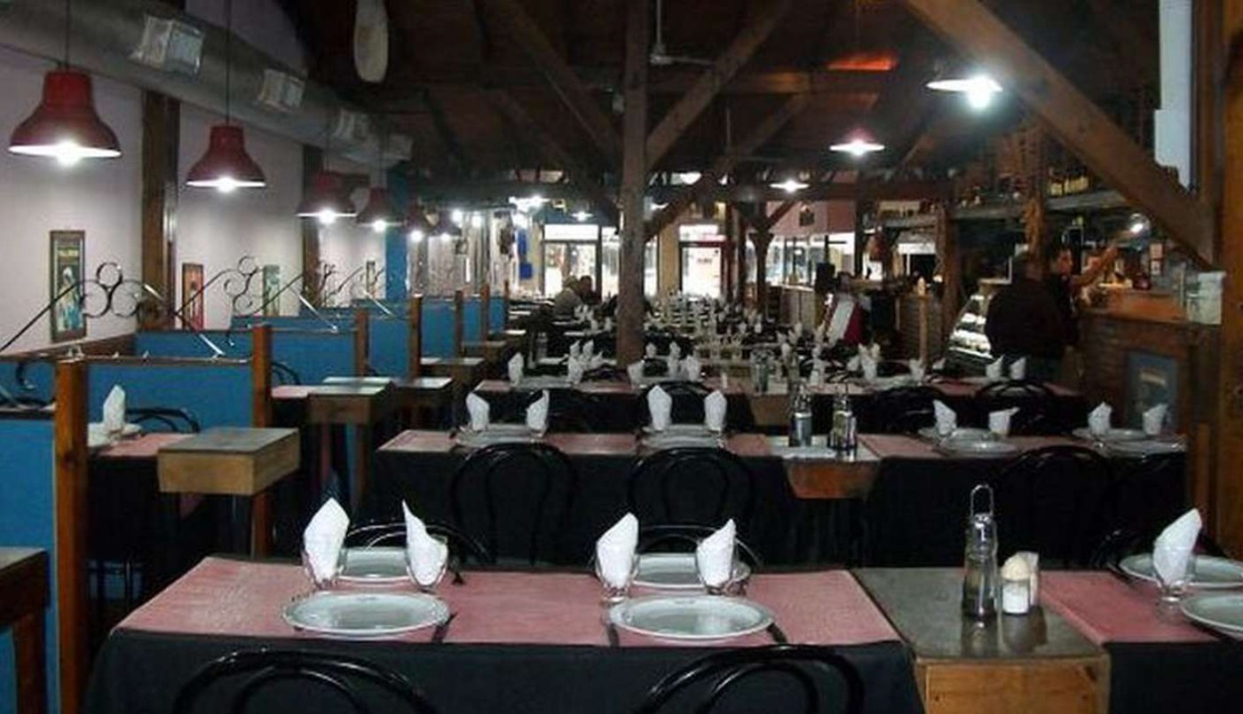 Venden la parrilla del dueño que escrachó a sus clientes por pagar con la tarjeta AUH | Información General