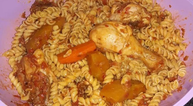 Sufrió un shock bacteriano por comida en mal estado y tuvieron que amputarle las piernas | Información General