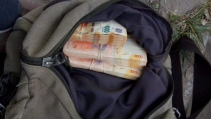 Encontró una mochila con medio millón de pesos y la devolvió | Información General