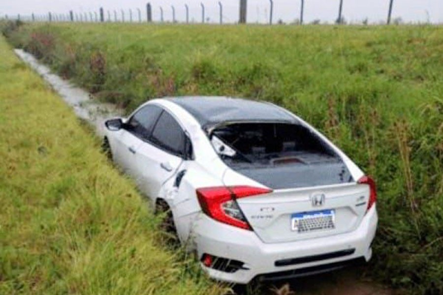 Atropelló y mató a un ciclista: se fugó y abandonó el auto en una zanja | Rosario y la región