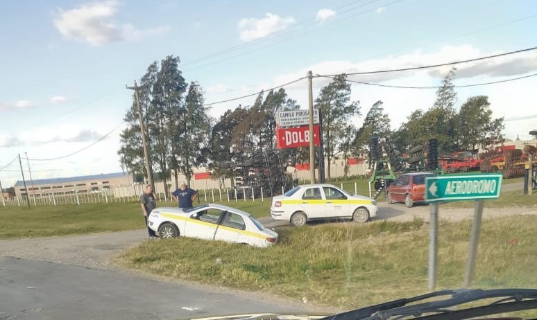 Salió de hacer la VTV y terminó adentro de una zanja | Información General