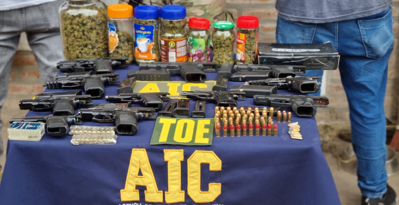 Secuestraron un arsenal de armas en Empalme Graneros | Rosario y la región