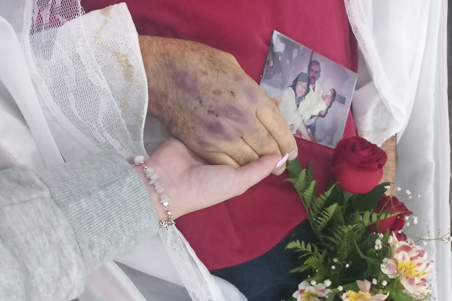 La conmovedora despedida de la hija a Omar: “A mi papá lo mataron sin piedad” | Rosario y la región