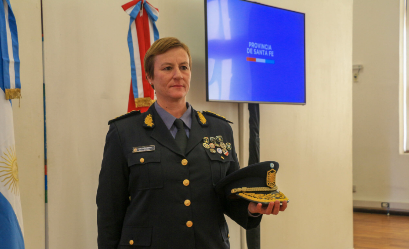 Venta de armas: La jefa de policía “pone las manos en el fuego” por su hermano | Información General