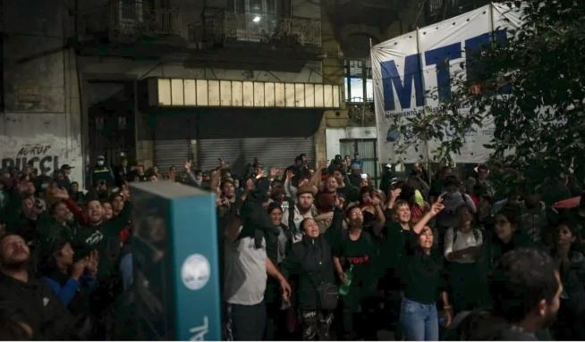 Protesta de cartoneros en San Telmo: 13 detenidos y 8 oficiales heridos | Información General