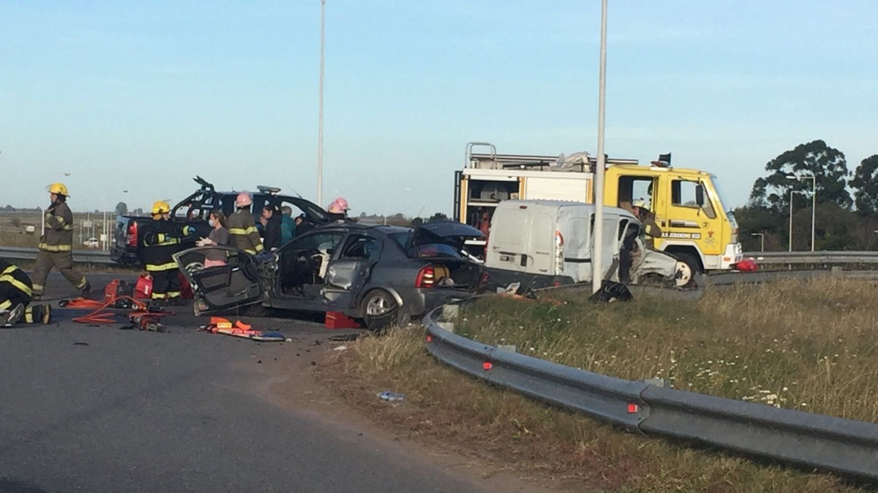 Niña de 5 años pelea por su vida tras brutal choque en autopista Rosario-Córdoba | Rosario y la región
