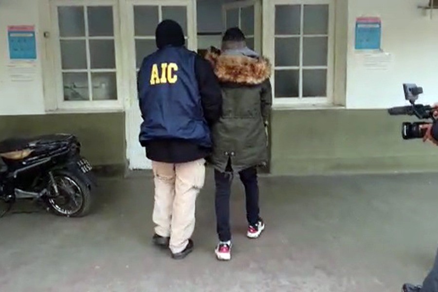 Video: en un motel cayó un tal Ratita por tirotear una ferretería de zona sur | Rosario y la región