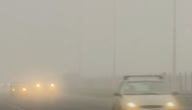 Demoras, desvíos y cancelaciones de vuelos en Ezeiza y Aeroparque por la densa niebla | Información General