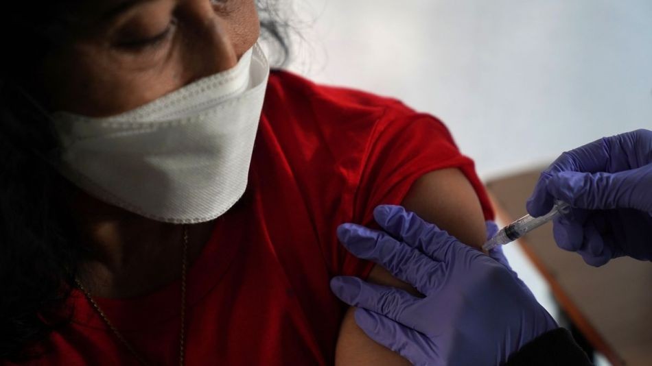 Alrededor del 70% de los santafesinos ya tiene la tercera dosis contra el Covid | Información General