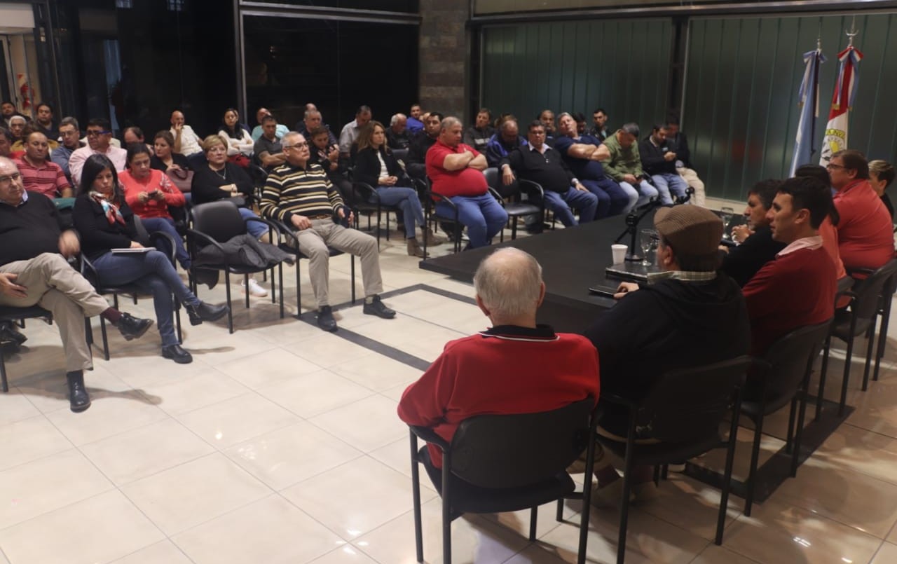 Trabajadores municipales decretaron un paro de 72 horas con movilización | Información General