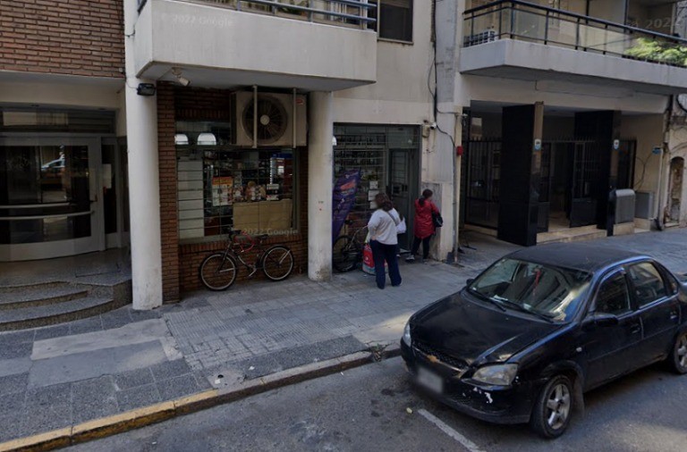 A punta de pistola, asaltaron un minimarket en Brown al 1700 | Rosario y la región