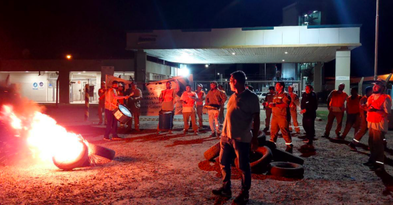 Protesta de estibadores frente a las terminales portuarias | Rosario y la región