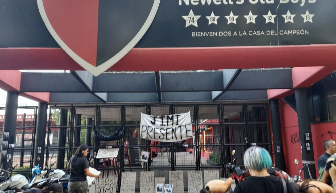 Marcha de bronca y pedido de justicia por el músico asesinado frente a la cancha de Newell's | Rosario y la región