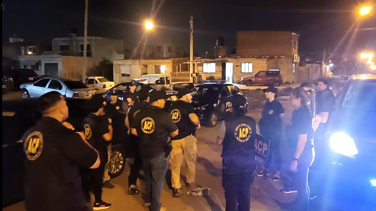 Allanaron cinco comisarías rosarinas por reclamos de vecinos y de los propios policías | Rosario y la región