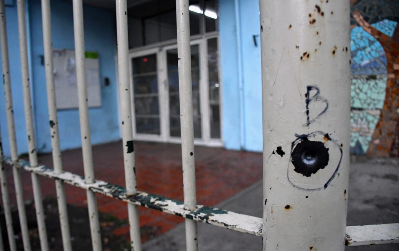 Balearon otra escuela y crece la preocupación en la comunidad educativa | Rosario y la región