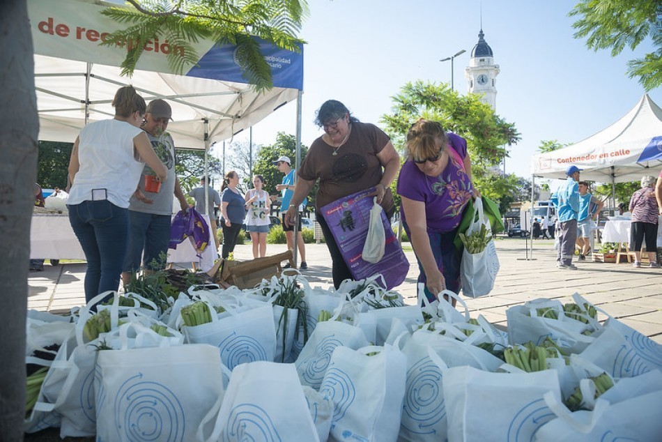 El canje de reciclables llega a la plaza Bélgica | Rosario y la región