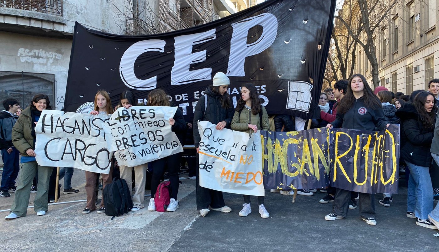 Alumnos del Politécnico cortaron la calle para reclamar seguridad | Rosario y la región