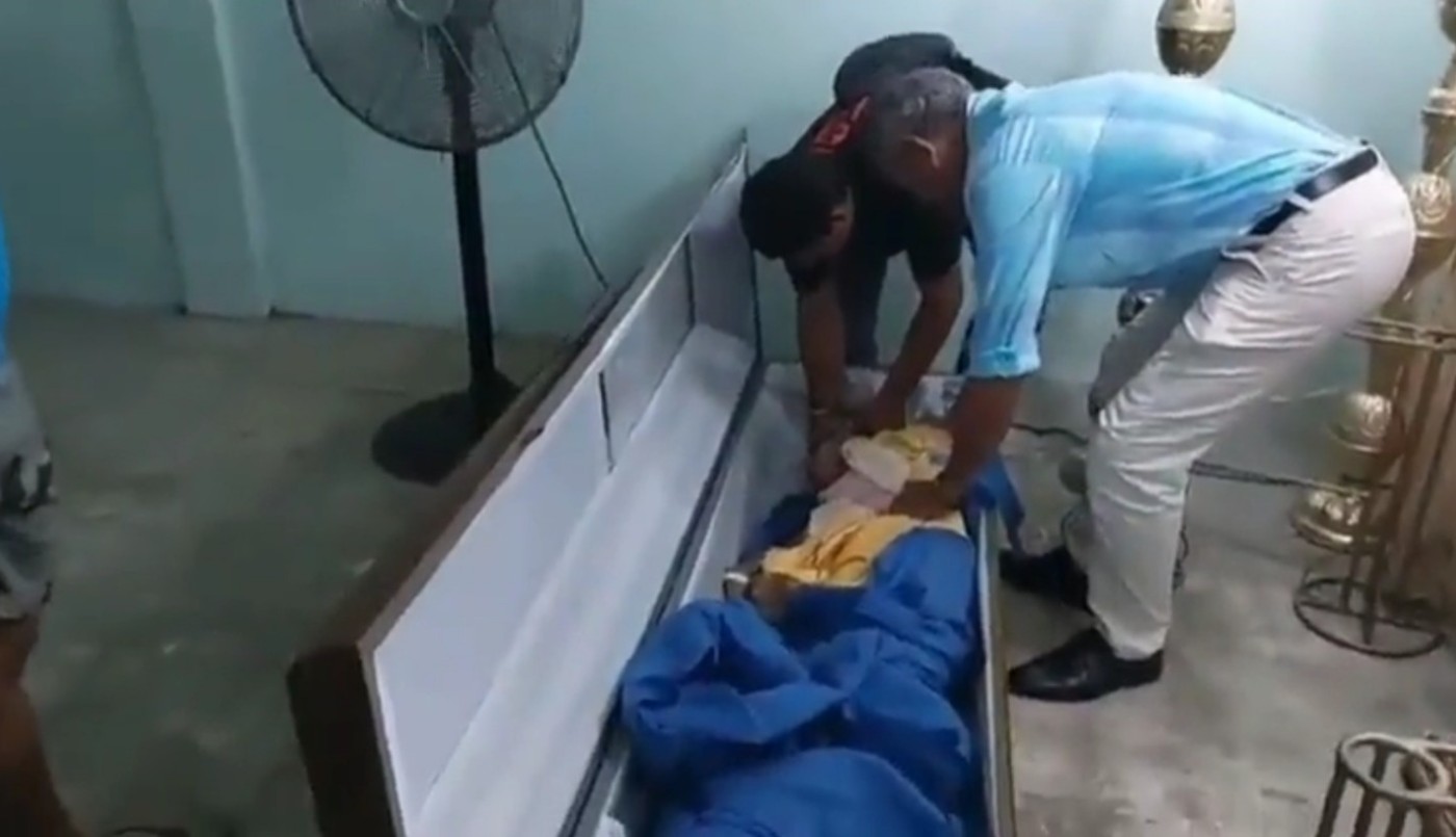 Video sorprendente: estaba muerta y "revivió" dentro de su ataúd en medio de su velorio | Información General