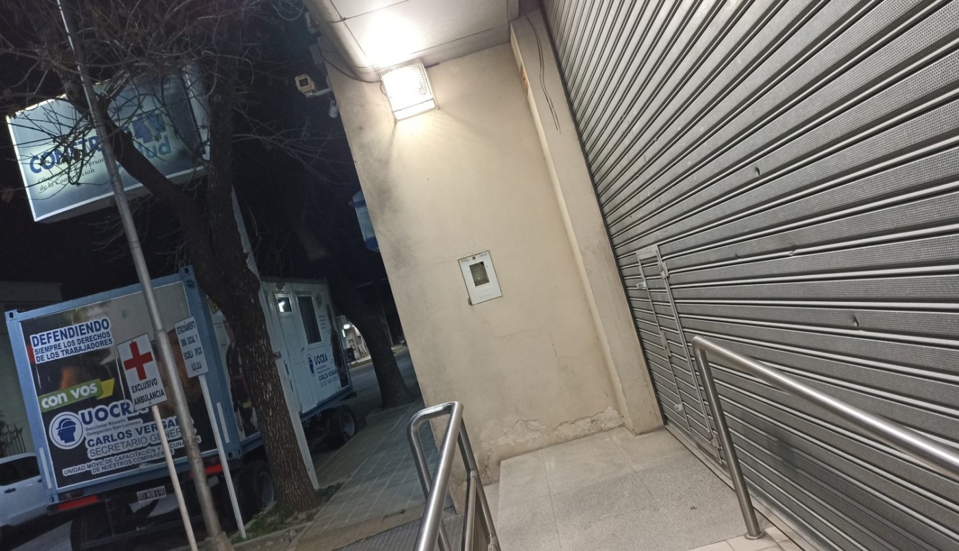 Violencia armada: atacaron a balazos  la Uocra de San Lorenzo | Rosario y la región