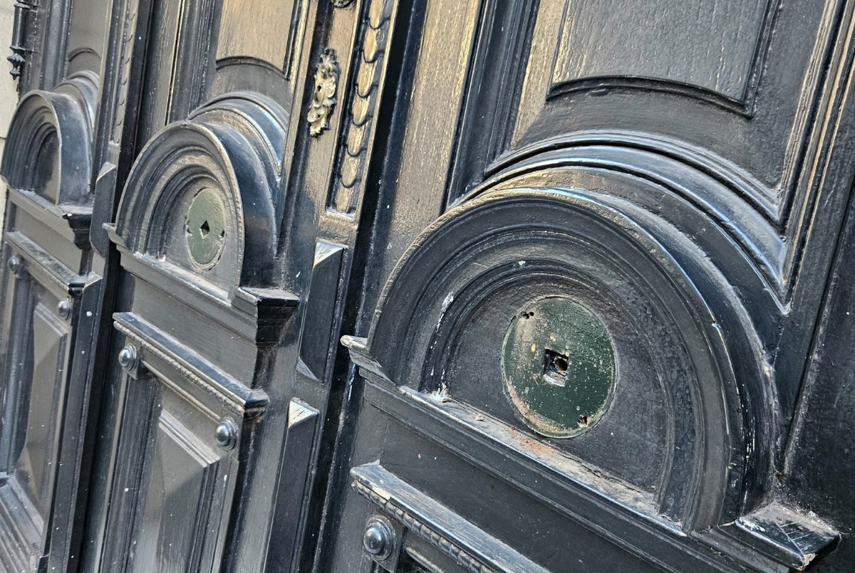 Se robaron los picaportes de ingreso del teatro El Círculo | Rosario y la región