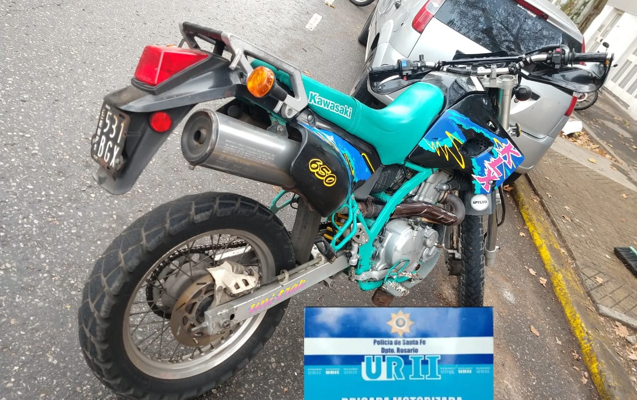 Persecución policial: atraparon a un ladrón que circulaba con una moto robada | Información General
