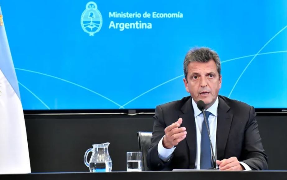 Massa anunció más refuerzos a jubilados hasta una mínima de 124.000 pesos | Política y Economía