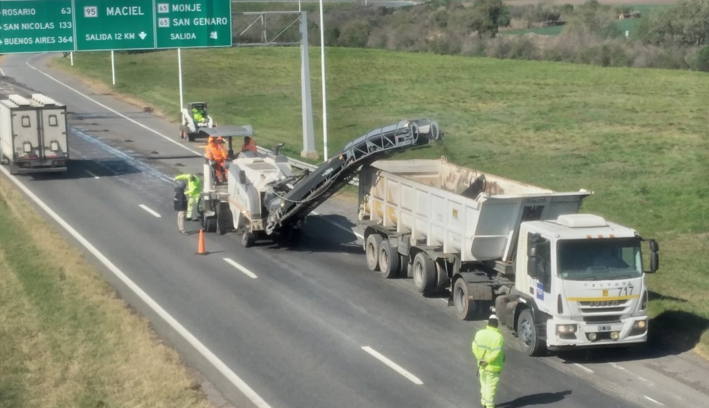 Avanza la reparación de la calzada de la Autopista Rosario-Santa Fe | Rosario y la región