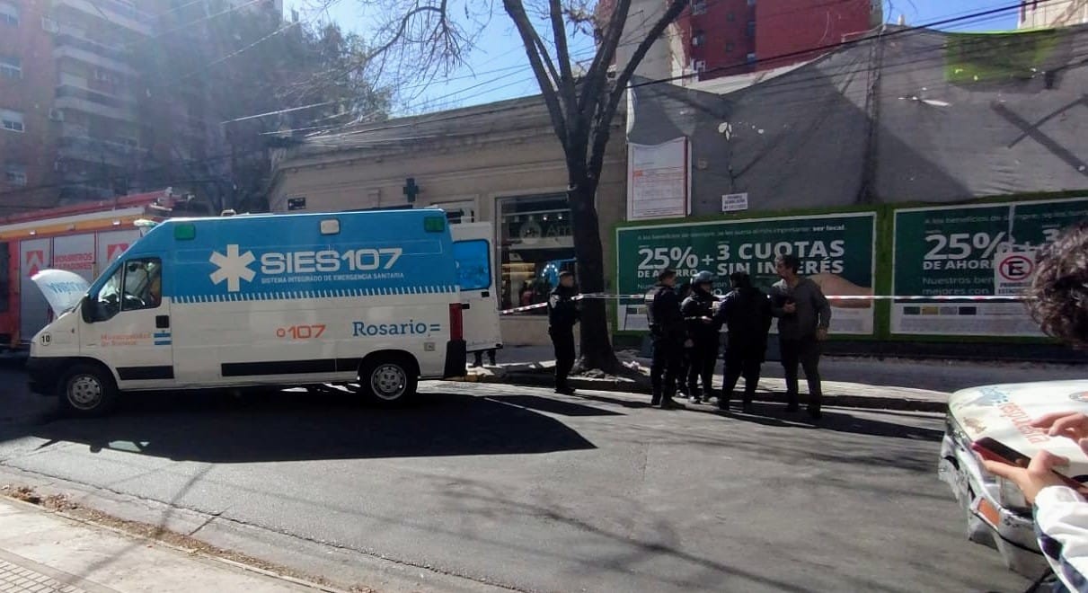 Un herido grave por un derrumbe en una obra en demolición de San Juan y Oroño | Rosario y la región