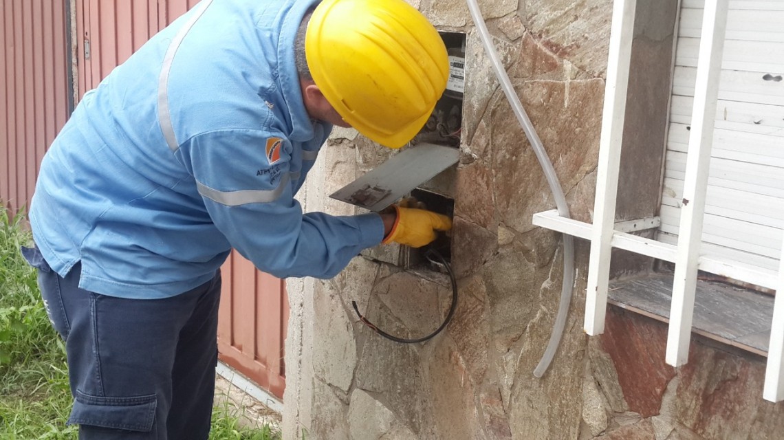 A no descuidarse: la EPE alertó por falsos empleados que intentan ingresar a los domicilios | Rosario y la región