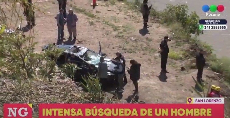 Continúa la búsqueda del hombre que cayó con su auto en San Lorenzo | Rosario y la región
