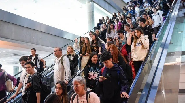 Regresó a la Argentina el vuelo con estudiantes Rosarinos que estaban en Israel | Rosario y la región