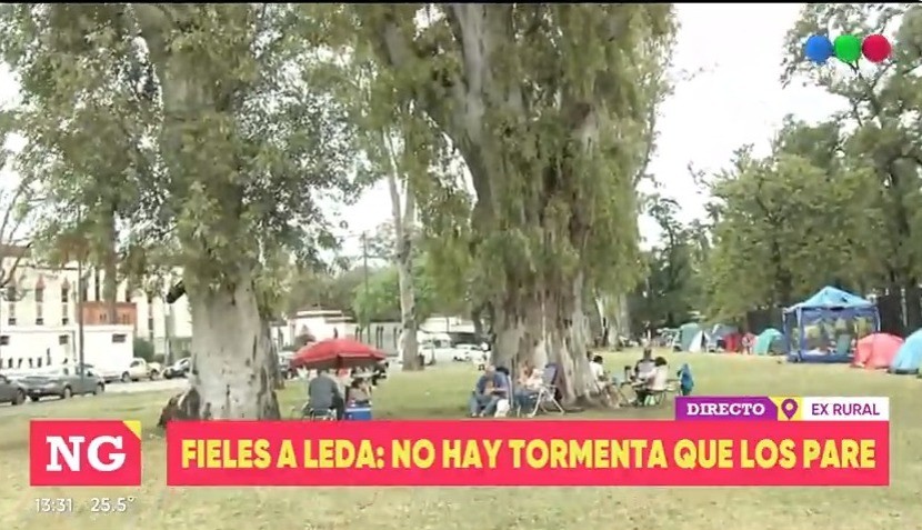 A pesar del alerta amarilla los fieles de Leda siguen acampando para recibir su bendición | Rosario y la región