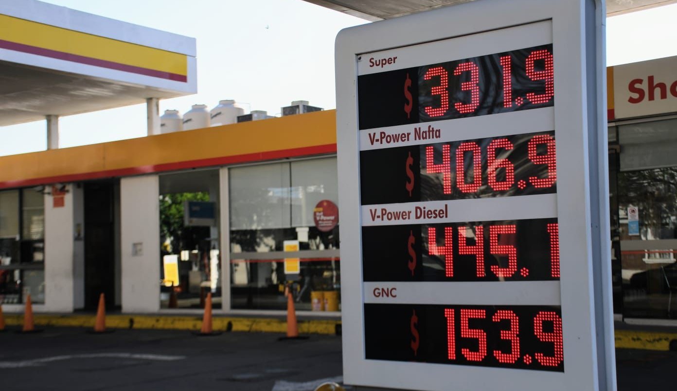 Shell y Axion aumentaron nuevamente el precio de los combustibles en Rosario | Rosario y la región