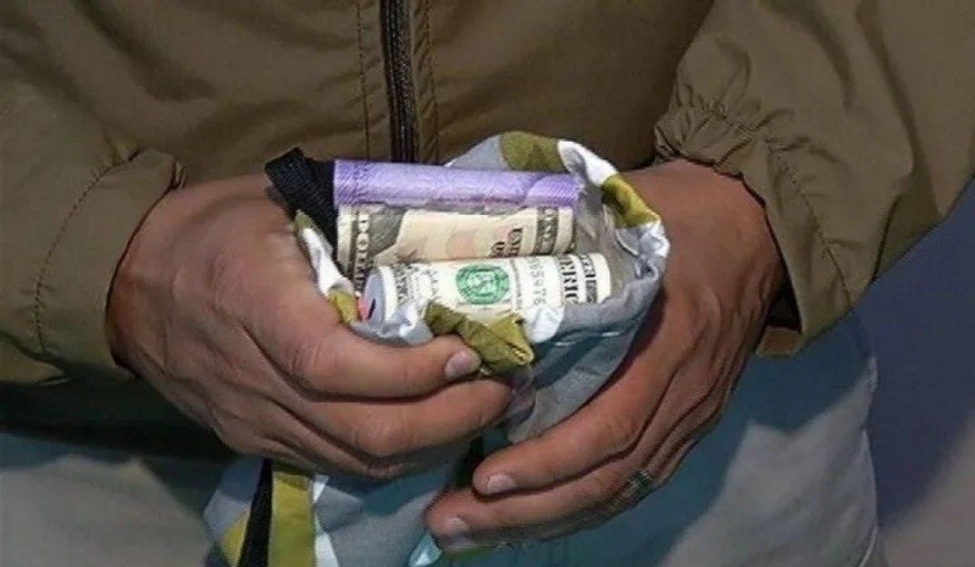 Otra vez con “el cuento del tío” engañaron a un hombre y le robaron 113 mil dólares y 400 mil pesos | Información General