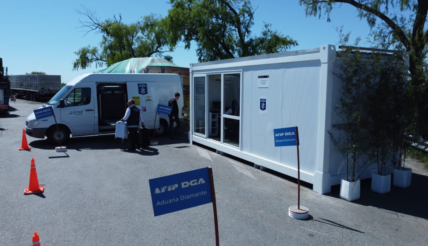 La Aduana incorporó un escáner de rayos x que detecta droga en el puente Rosario-Victoria | Información General