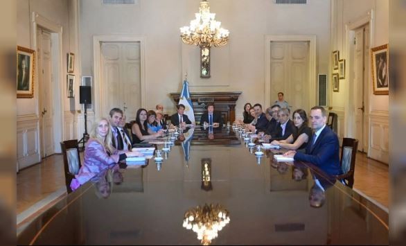 Milei encabeza la segunda reunión de Gabinete y habrá nueva conferencia de Adorni | Política y Economía