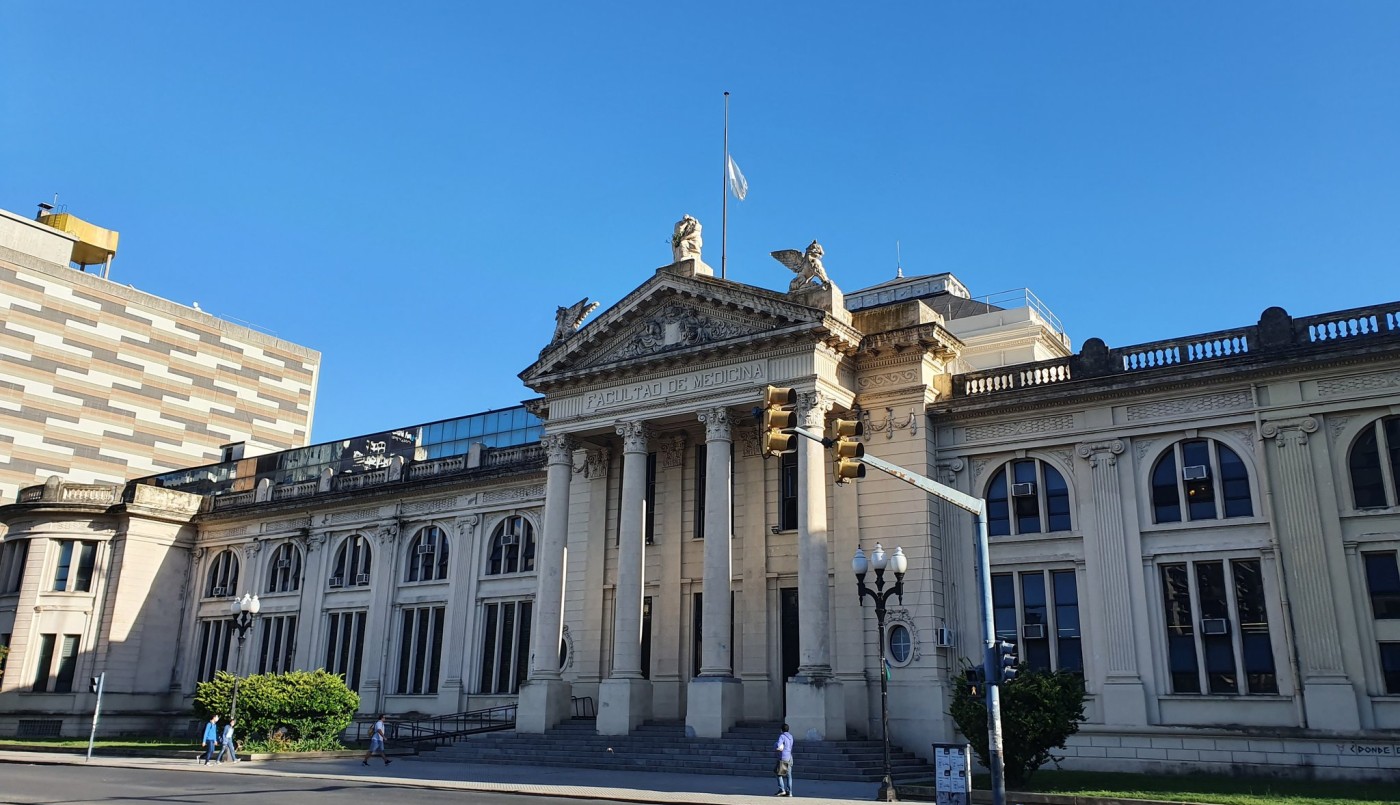 La Ley ómnibus abre la puerta al arancelamiento en universidades nacionales para extranjeros sin residencia permanente | Información General