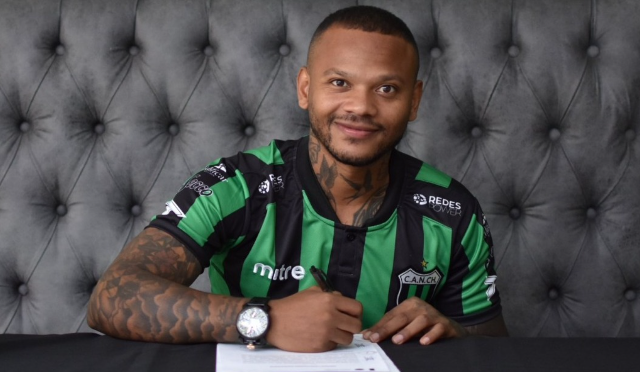 Revuelo en Nueva Chicago: contrató a un futbolista condenado por abuso sexual | Deportes