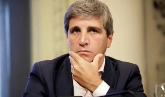 Paritarias estatales: Caputo anunció un 16% de aumento en los sueldos del sector público | Política y Economía