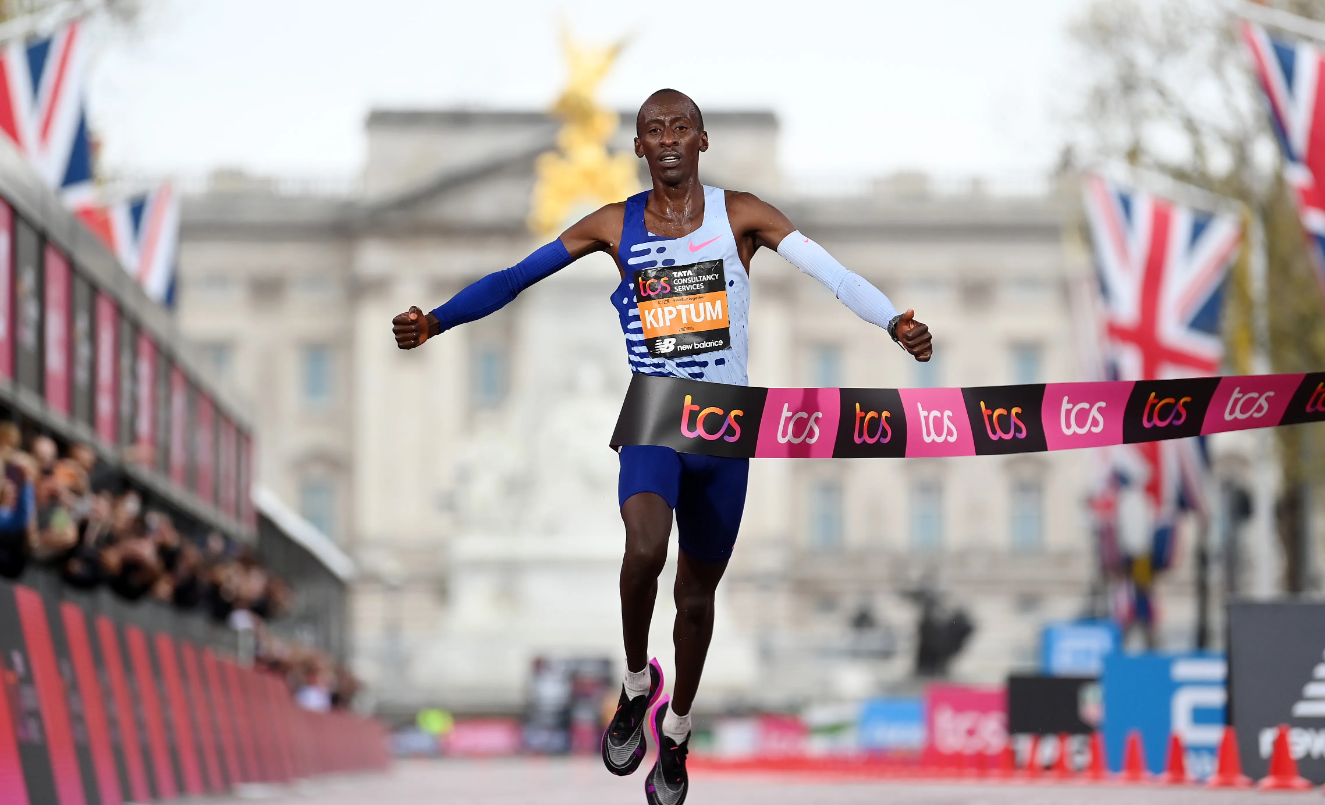 Conmoción por la muerte en un accidente de auto de Kelvin Kiptum, poseedor del récord mundial de maratón | Deportes