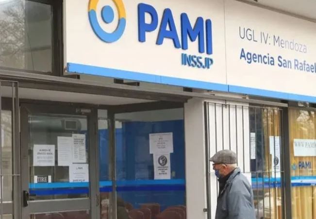 El PAMI reduce rangos jerárquicos y recorta cargos políticos | Política y Economía