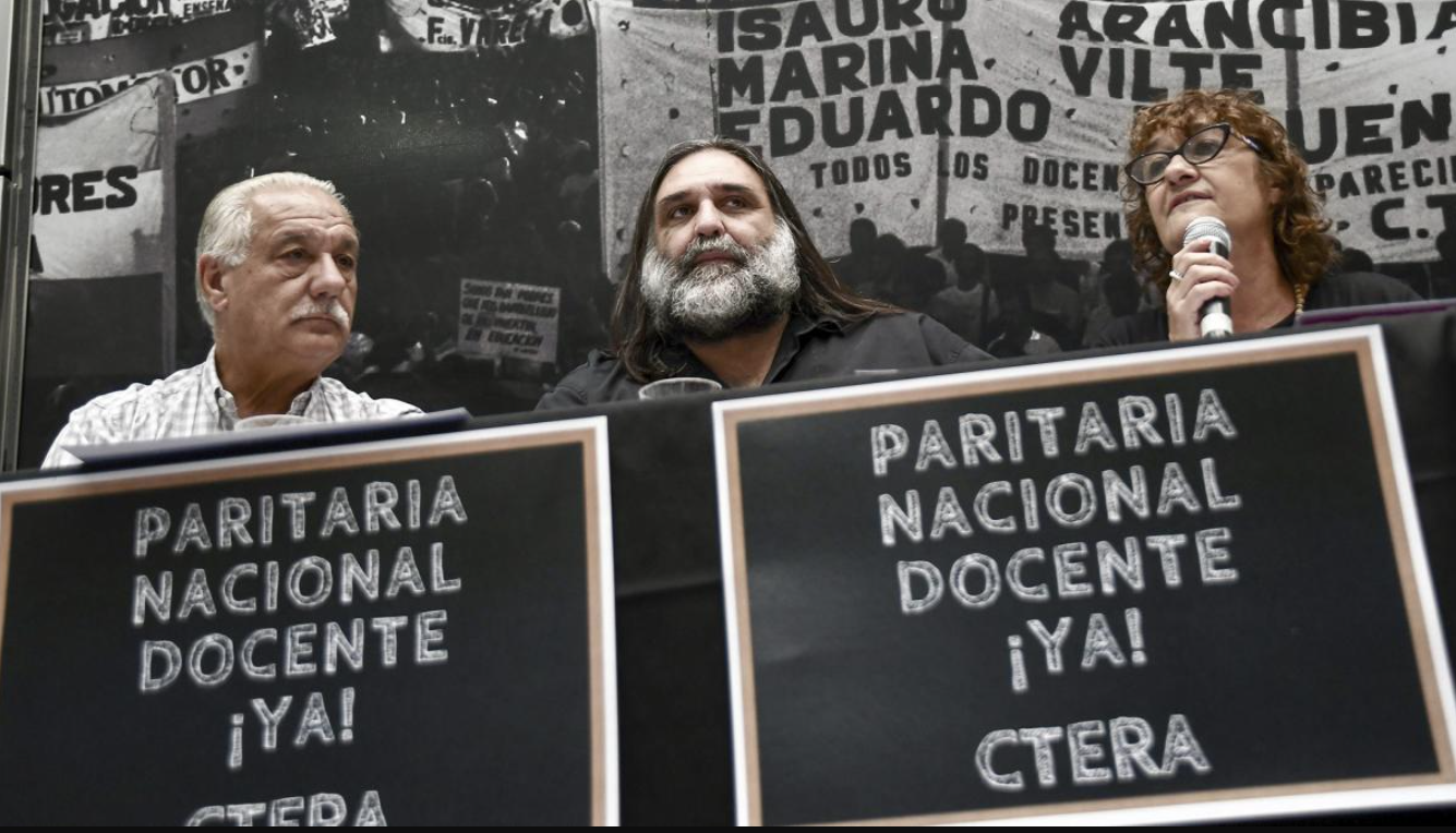 El Gobierno recibe a gremios docentes y ministros provinciales para definir el salario mínimo | Política y Economía