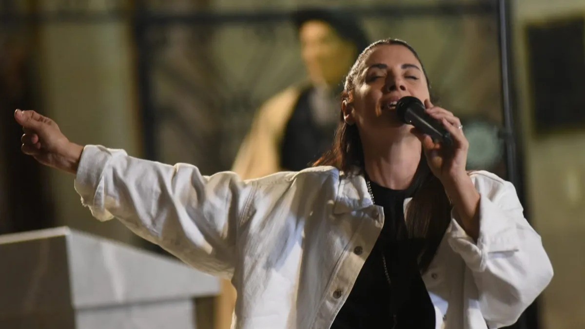 Leda Bergonzi canta en El Círculo: la "sanadora" sube al escenario con músicos invitados | Rosario y la región