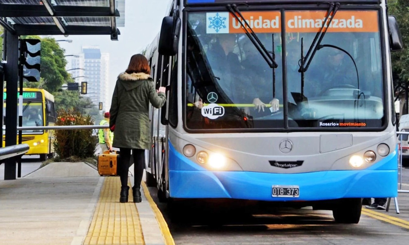 Transporte en Rosario: el boleto urbano costará $700 desde las 00 de este viernes | Rosario y la región