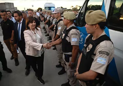 Bullrich recibió a las fuerzas federales en Rosario: "No vamos a dar un paso atrás" | Rosario y la región