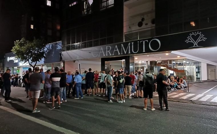 Dolor y reclamos en el último adiós al chofer de la K | Rosario y la región