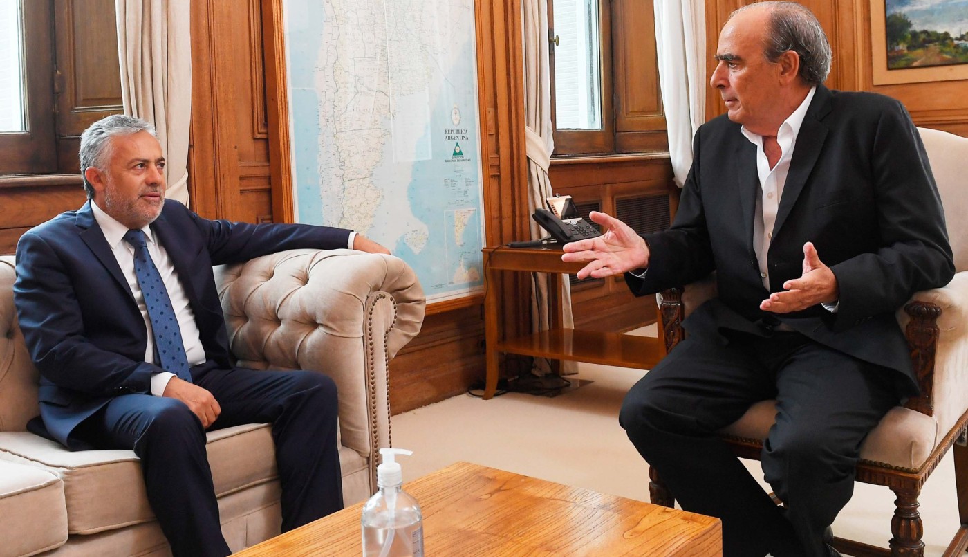 El Gobierno ultima los detalles de la nueva Ley Ómnibus para enviarla a la oposición | Política y Economía